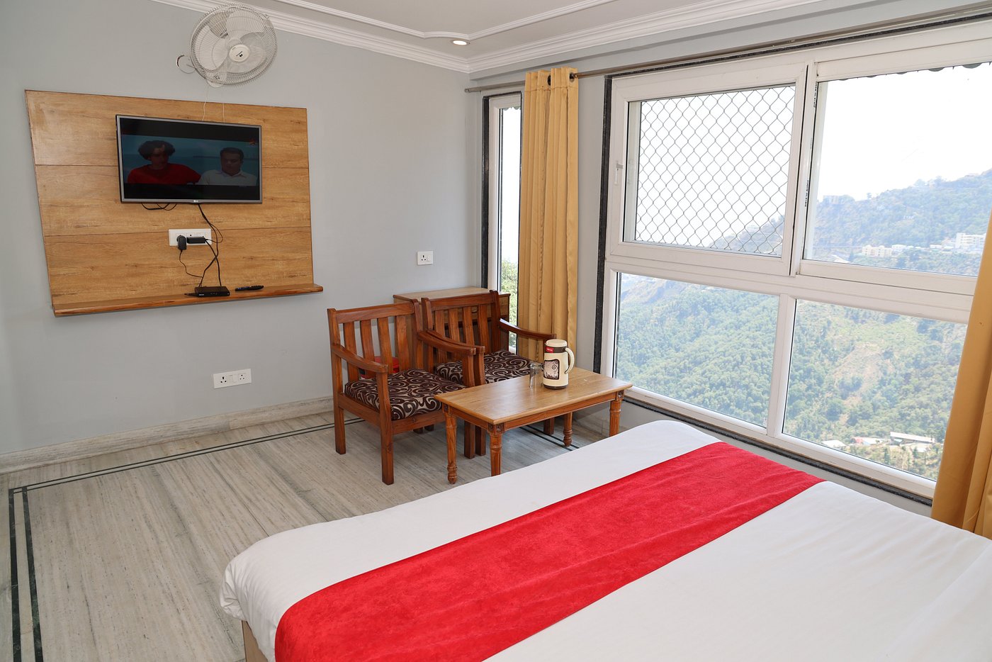 Room at Hotel Dev Palace, Mussoorie